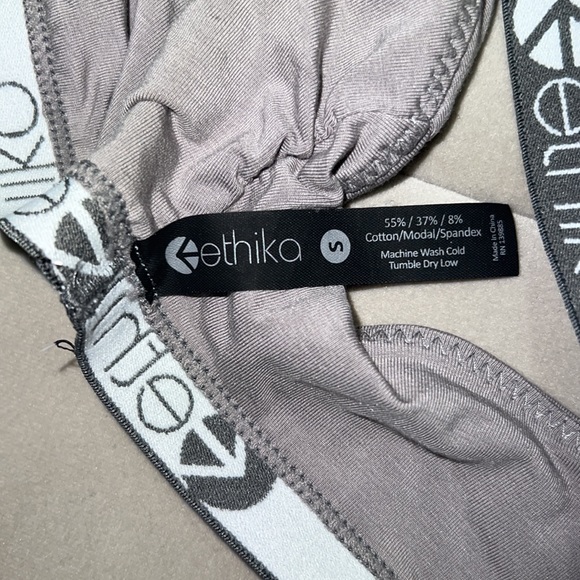 Ethika v-neck bra - Picture 3 of 3